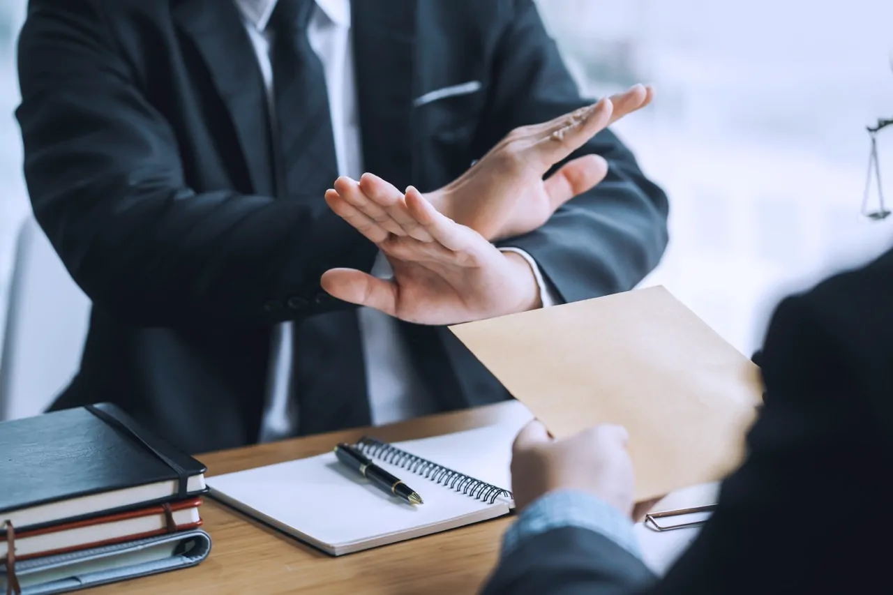 Can My Lawyer Deny Me From Getting a Pre-Settlement Loan?